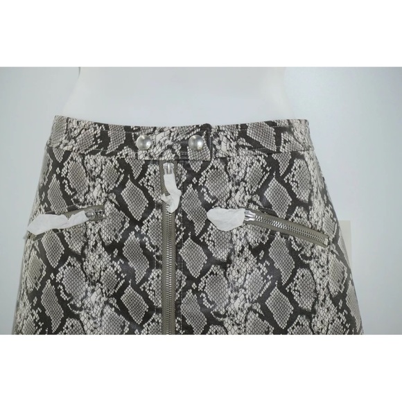 BlankNYC Snakeskin Break Away Faux Leather Skirt Size: 27 New - Picture 4 of 9
